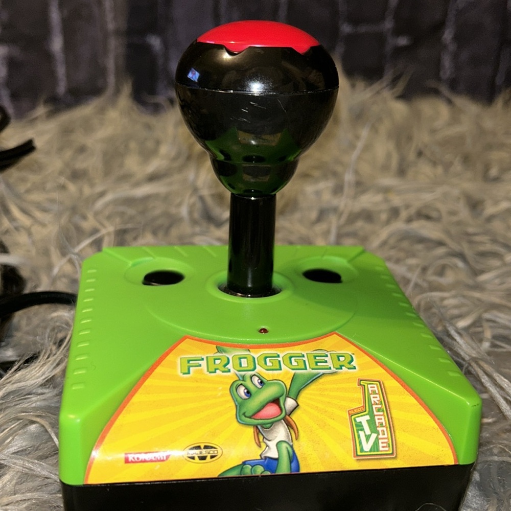 VTG 2004 Konami Classic FROGGER Plug N Play TV Handheld Arcade Video GUC Tested